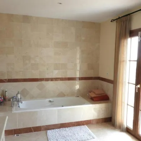 Luxury At Maria In El Paraiso Spain